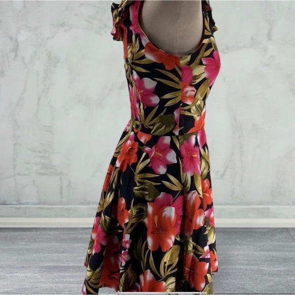 01. Voodoo Vixen Dress Floral Hawaiian Inspired 60's Retro Vixen Sm NWT - Picture 3 of 4